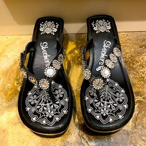 Skecher’s Bling & Black Sandals ! 🔥 Like New !